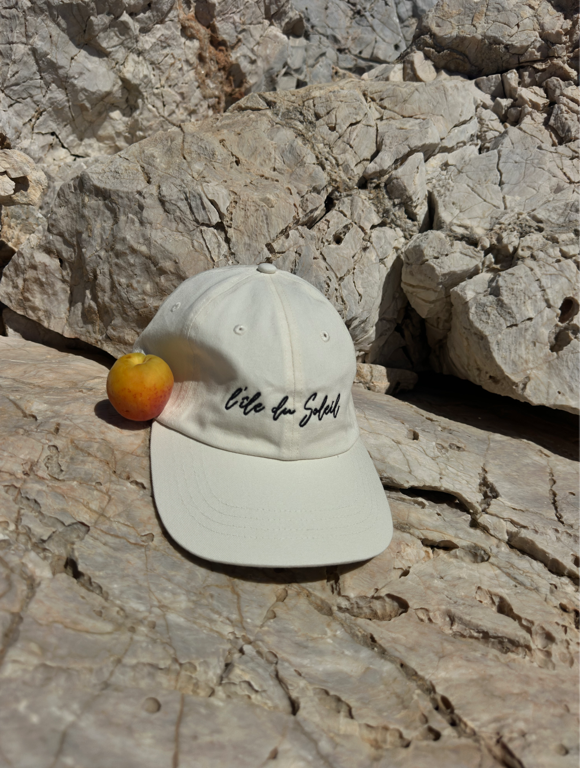 "l'île du Soleil" Baseball Cap | Cream