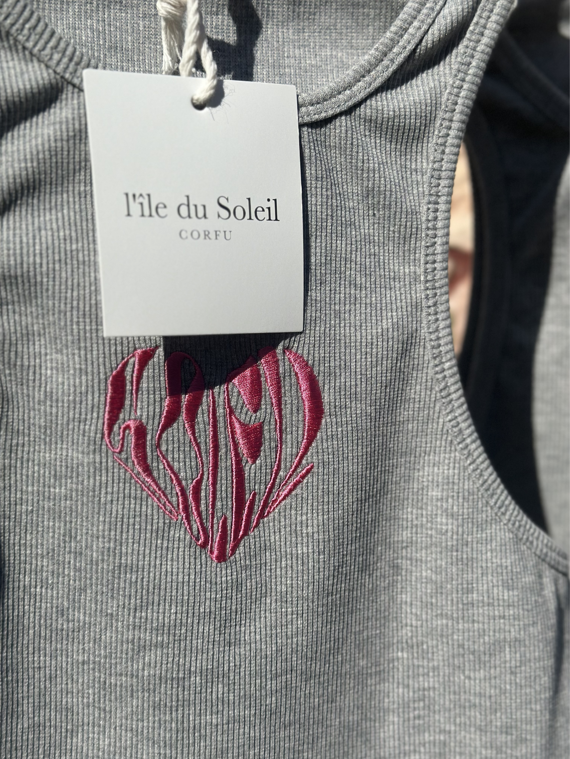 "Le petit coeur" Tank Top | Grey