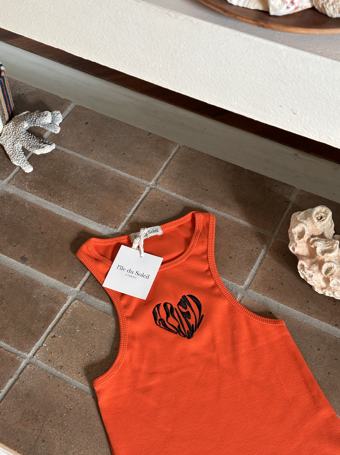 "Le petit coeur" Tank Top | Orange