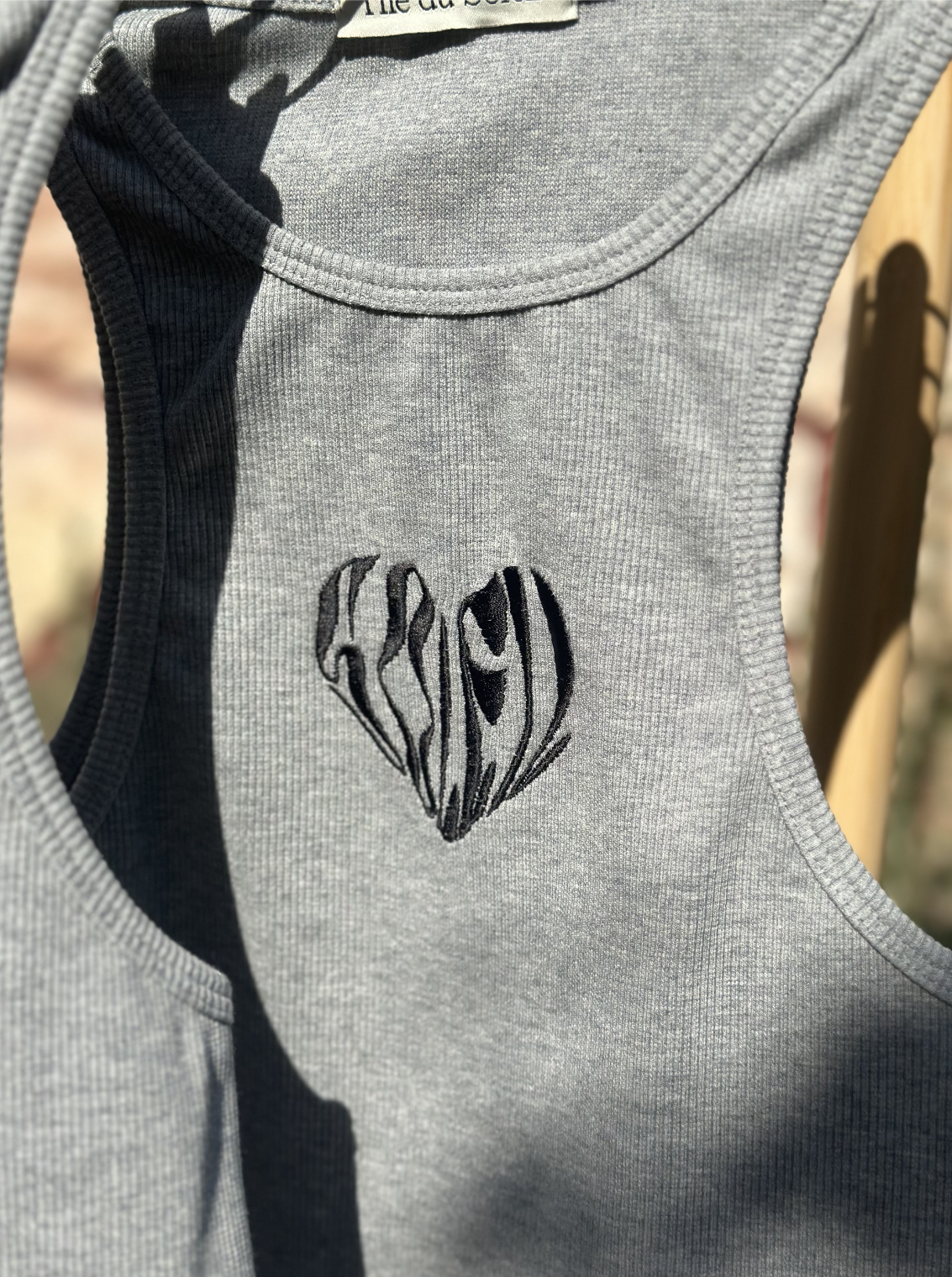 "Le petit coeur" Tank Top | Grey