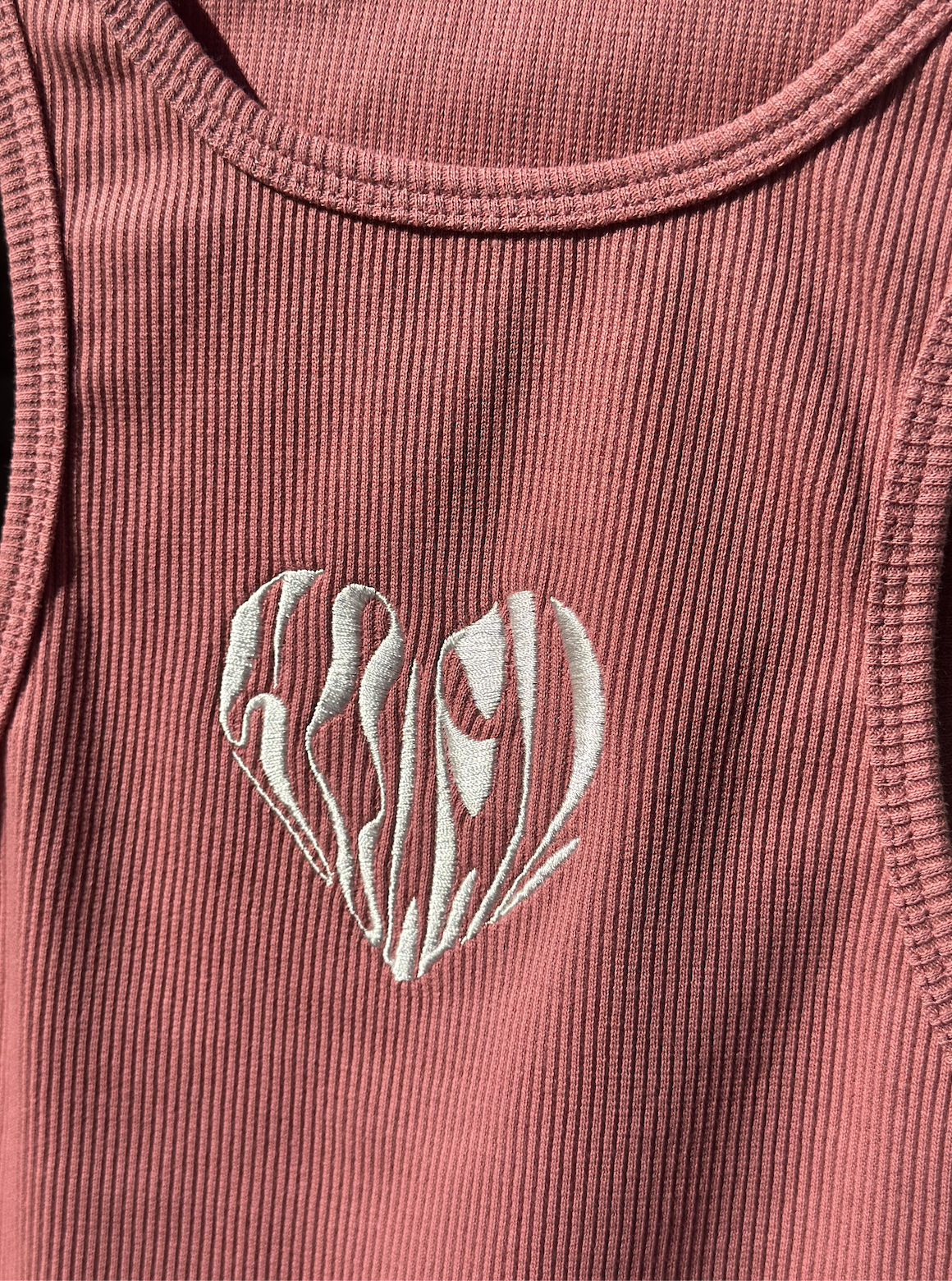 "Le petit coeur" Tank Top | Peach