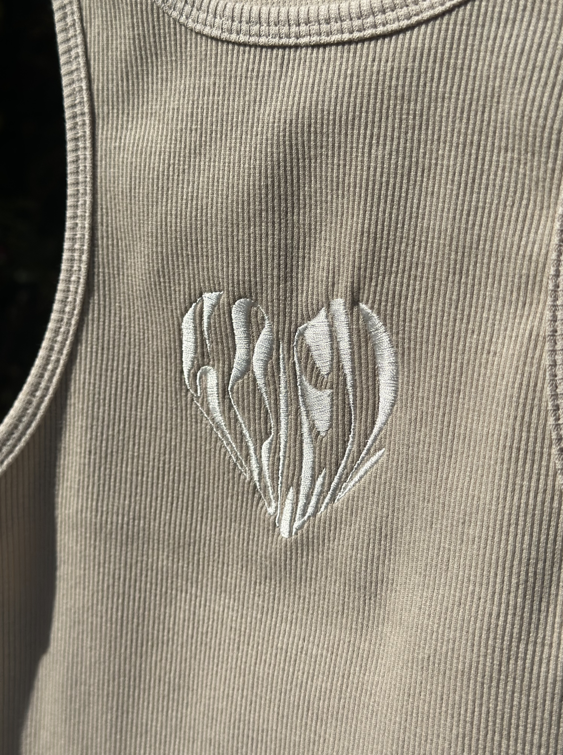 "Le petit coeur" Tank Top | Cream